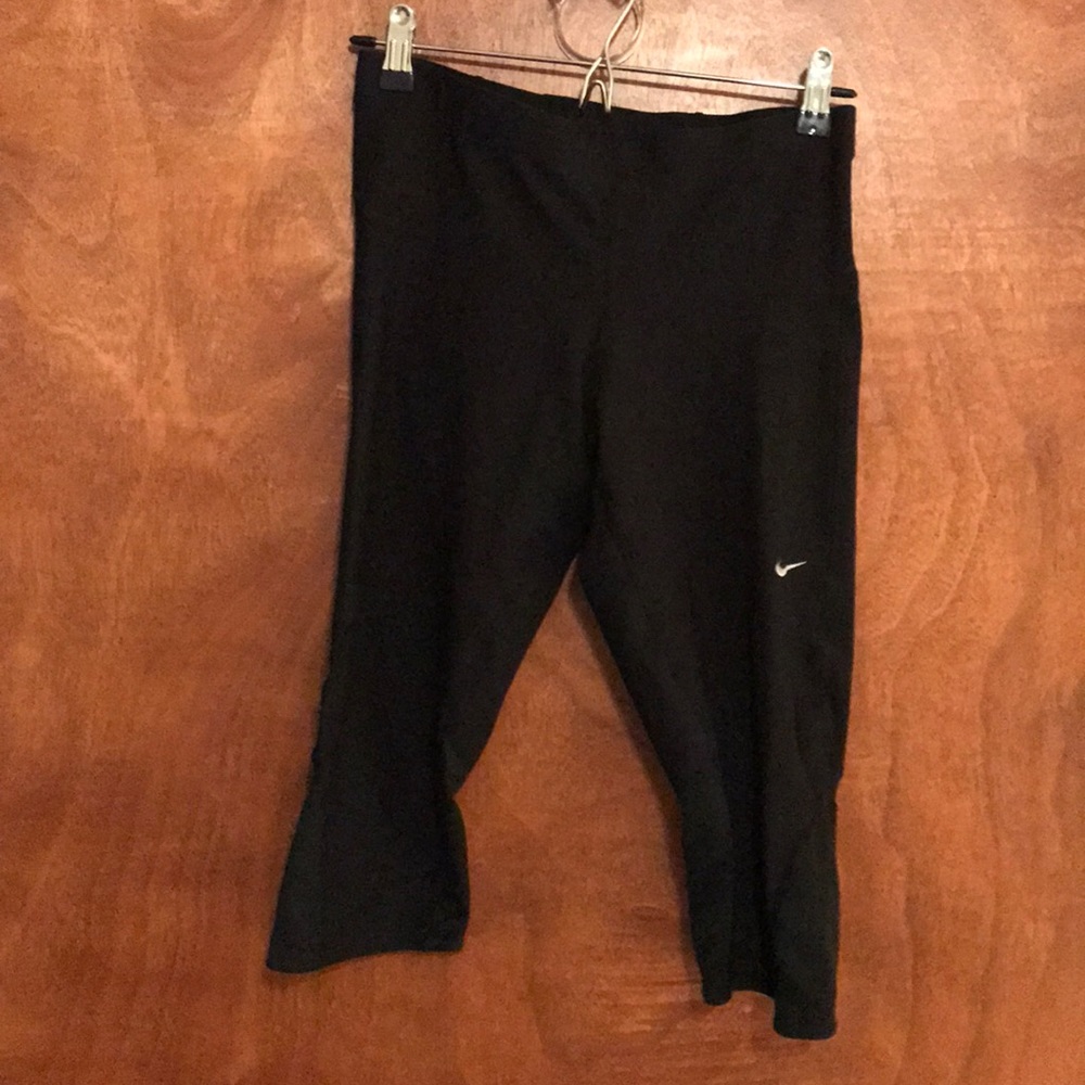 ‼️SOLD‼️Nike cropped leggings